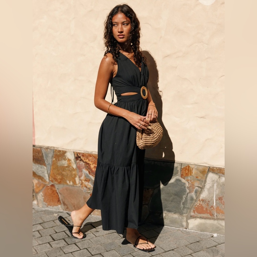 Petal & Pup Carmella Midi Dress - Black